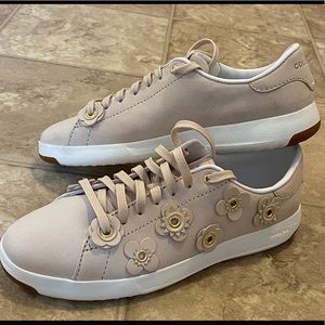 Women’s Cole Haan designer sneaker new size 7